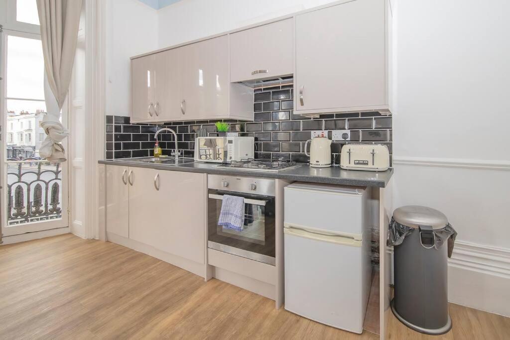 Flash Sales Offer - Any Week Day No Minimum Night Restrictions Central Hove 1 Bedroom Flat Bn38Bru02 Esterno foto